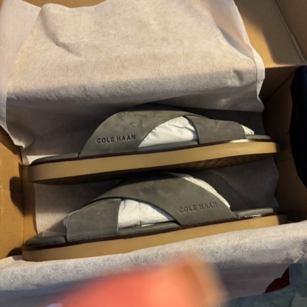 SOLD***COLE HAAN Men's Leather Nantucket Cross Sandals New in Box